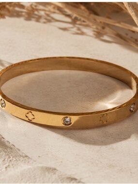 Designer Inspired Gold Clover Crystal Hinged Bangle Bracelet